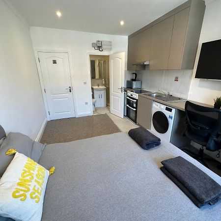 Bright Modern, 1 Bed Flat, 15 Mins Away From Central London Hendon Exterior photo